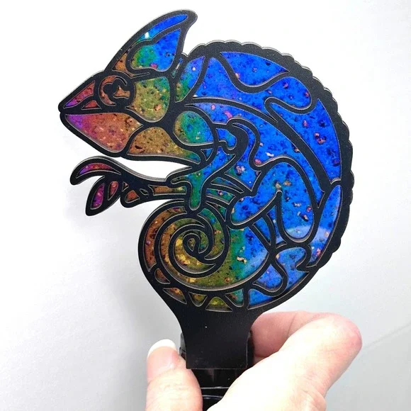 Chameleon Handmade Night Light Stained Glass Style Multicolor Lizard Plug In - Picture 2 of 8